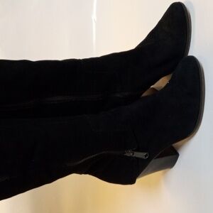 Donald J. Pliner Sandona Black Suede Knee High boots Size 7 M 3" Heels